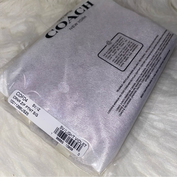 Coach 💜 leather wristlet New